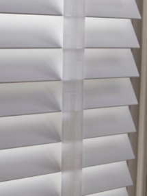 Clean White Faux Wood Venetian Blind With Tapes